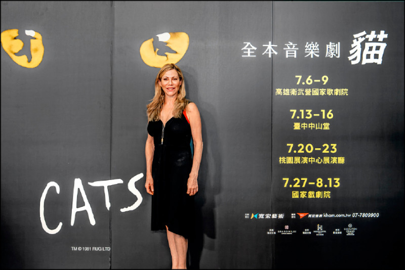 百老匯音樂劇《貓》今年由安妮塔‧路易絲‧科比擔綱台灣巡演的女主角葛莉茲貝拉。（寬宏藝術提供）