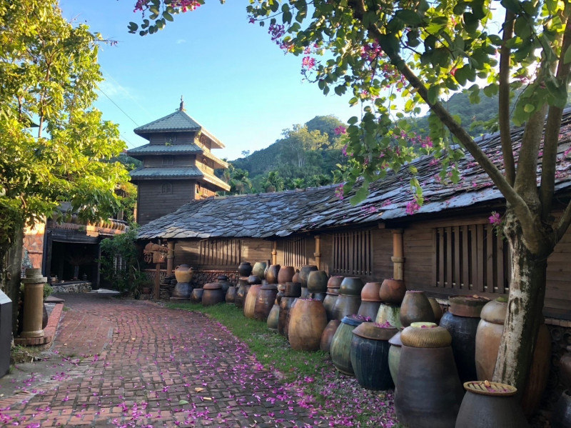 來水里除了可以手作玩陶，還可體驗漢服及和服變裝優遊樂趣。（福容徠旅水里提供）