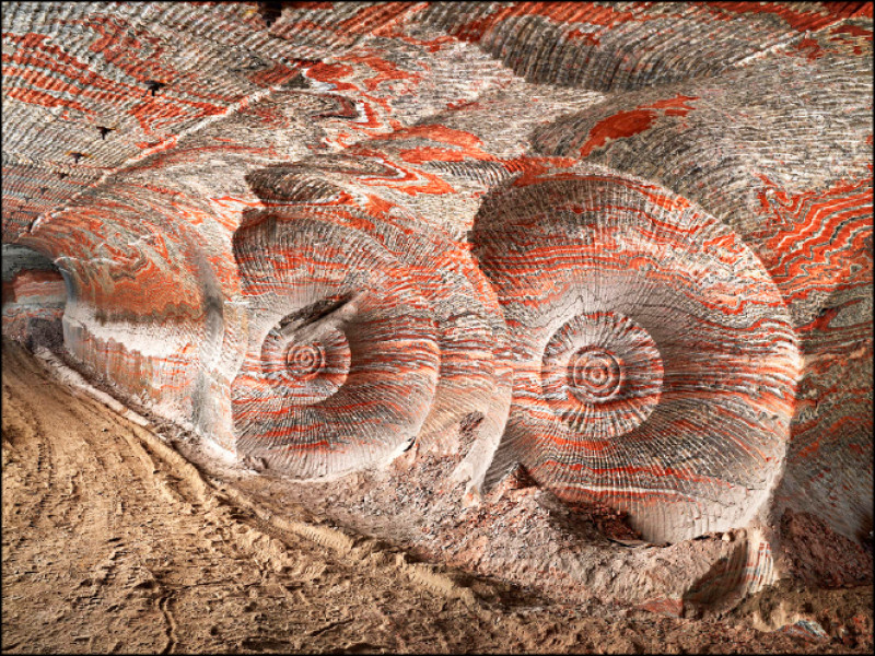 愛德華．伯汀斯基，烏拉爾卡利鉀礦區-4號，別列茲基，俄羅斯，2017 © 愛德華．伯汀斯基，由香港Flowers畫廊／新加坡Sundaram Tagore畫廊提供