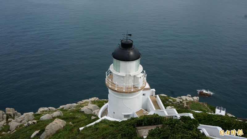 東引島上此次集結多樣藝術品，加上島上的知名景點，自成一個絕佳的漫遊島嶼藝術行程。（記者周幸叡攝）