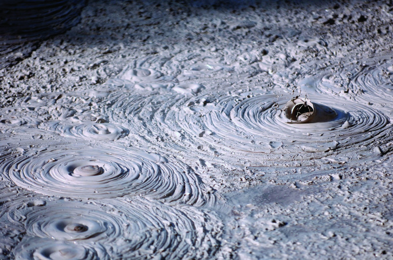 羅托魯瓦可見地熱奇景，圖為泥漿池。（紐西蘭觀光局提供）