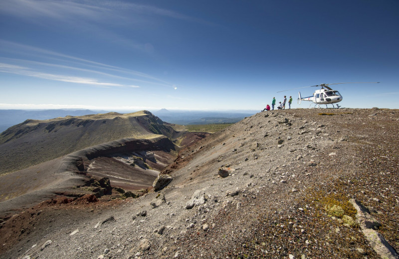 乘坐飛機飛往塔拉威拉山，讚歎展現在眼前的壯闊美景。（紐西蘭觀光局提供）