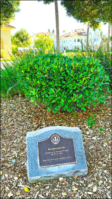 建築師George Page在1904年重建海耶斯宅邸，以地中海復興式建築取代前身的安妮女王風，特別立碑紀念。