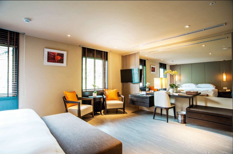 週年慶專案加價可升等楓林客房或品嘗雙人下午茶。（大地酒店提供）