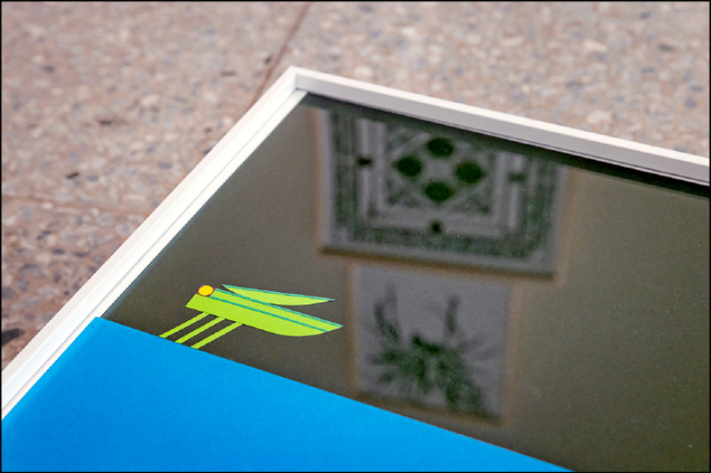 跟著一張張蚱蜢的特寫，就像隨著一顆顆鏡頭，近景或遠景，在草叢間感受物我一體的渺小。（潘怡安攝）