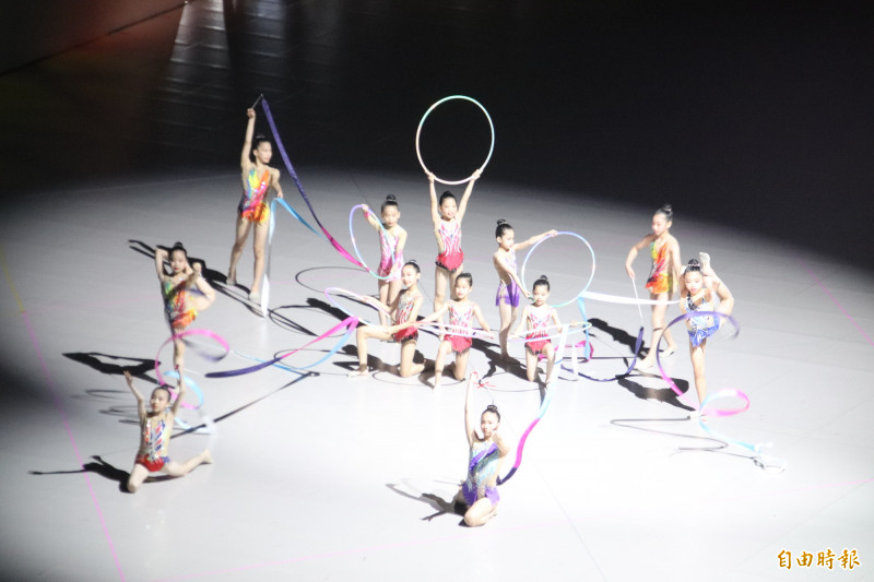 「Women in Sports女性在體壇國際攝影展」透過攝影作品，展現台灣近年對運動領域女權的重視。 （記者黃美珠攝）