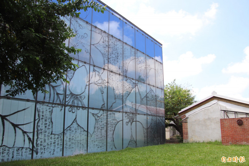 新竹縣竹北新瓦屋客家文化保存區4月即將登場「Women in Sports女性在體壇國際攝影展」，展現台灣近年對運動領域女權的重視。（記者黃美珠攝）