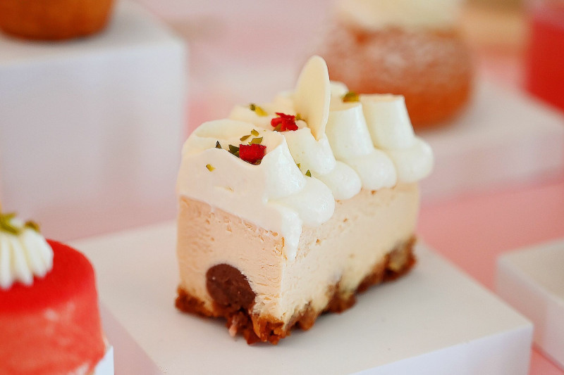 「十勝板栗香緹乳酪」將糖漬栗子、帶皮杏仁揉進手工自製的塔皮中。（墾丁凱撒提供）