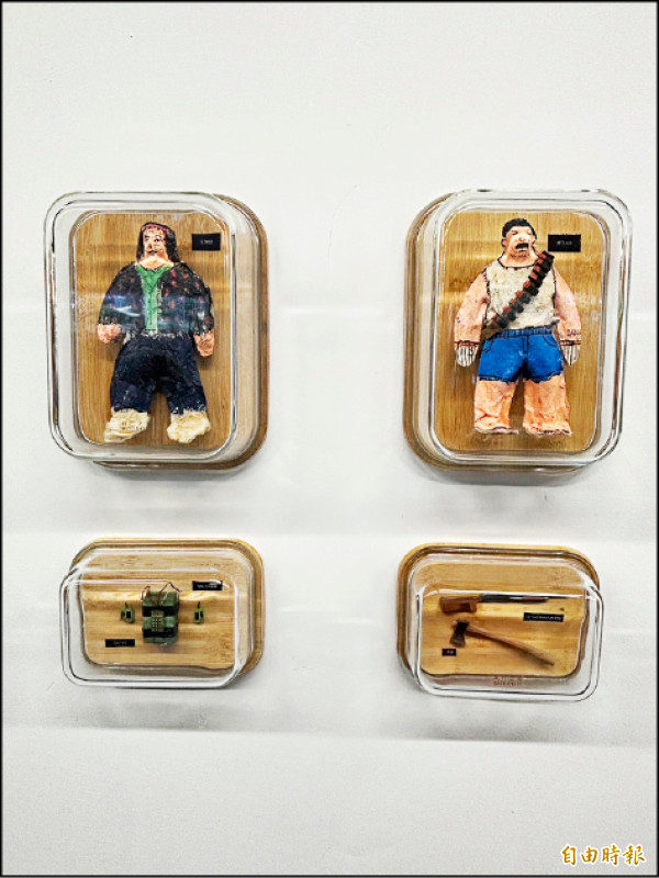 張立人，〈戰鬥之城：人物〉細節照，衛生紙、物件、現成物，2010-2024。（記者董柏廷攝）