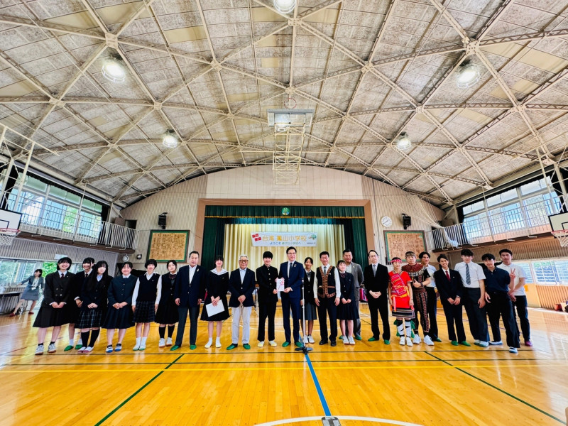 高雄鳳山國小學生赴日八王子市音樂交流，日方驚豔台灣多元精采音樂文化。（市府提供）