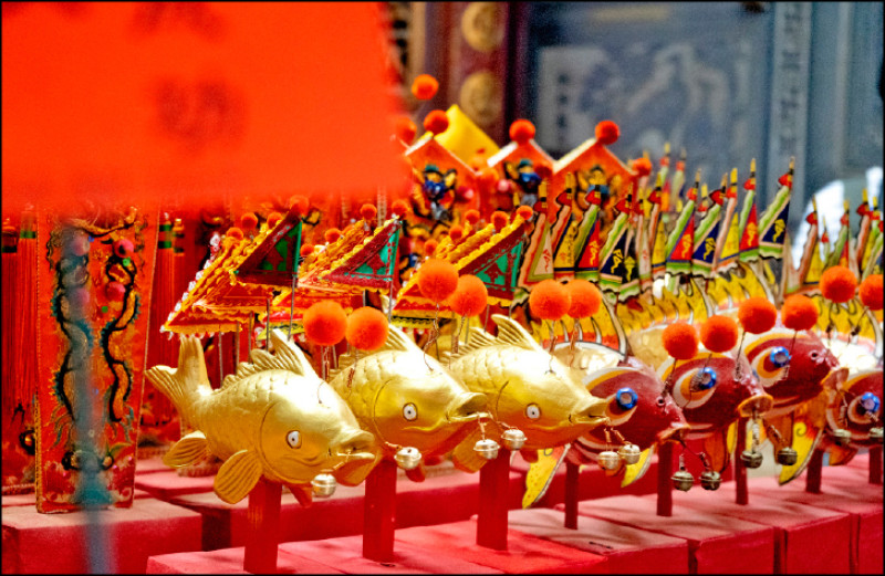 西港慶安宮鯉魚公，信徒可以迎請回家供奉，帶來好兆頭。