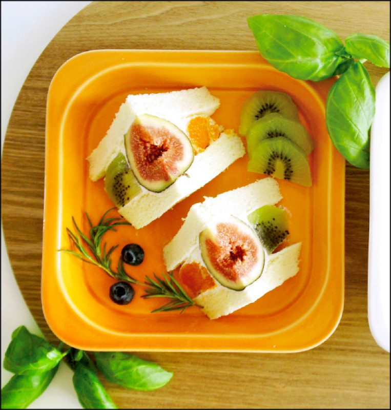 希臘優格水果三明治