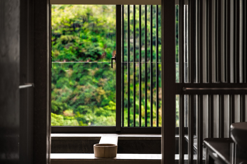 北投麗禧雅緻山景客房獨享冷熱雙湯池。（北投麗禧溫泉酒店提供）