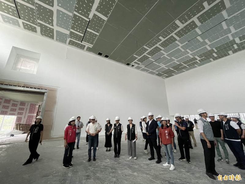 綠美圖預計明年底營運，台中市議會教育文化委員會今考察。（記者蘇孟娟攝）