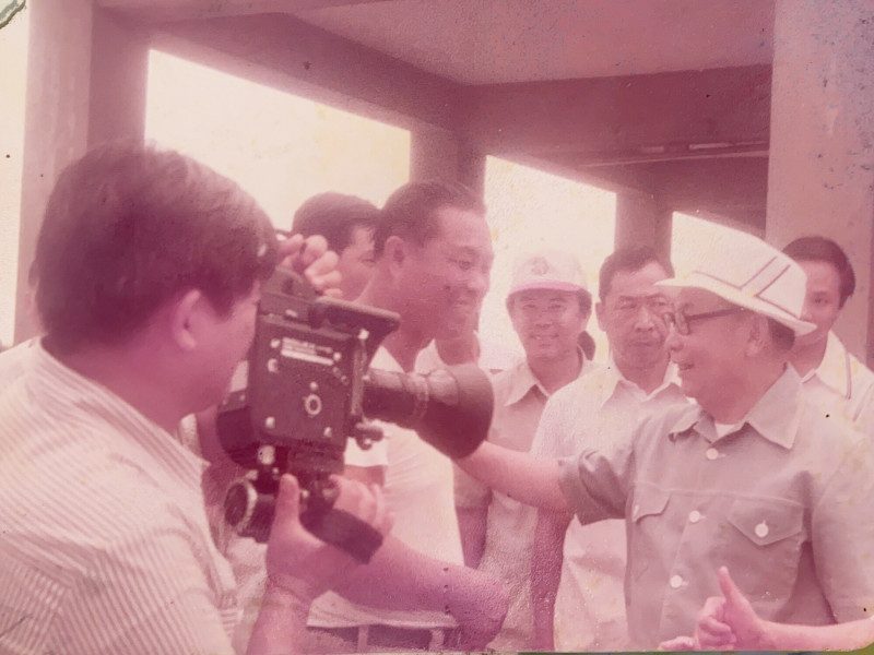 賴澄茂是中視退休記者，攝影記錄、見證歷史。（賴昇宏提供）