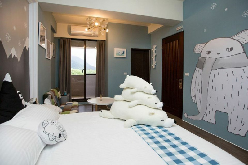 AsiaYo精選全台最多寵物友善的旅宿，圖為「鮭魚歸魚民宿」。（AsiaYo提供）