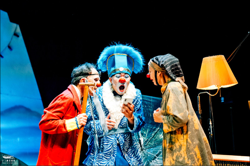 沙丁龐客劇團，《白蛇？！小丑們的終局之戰》。（白可心攝影，北藝中心提供）