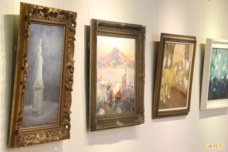 臺陽美術特展在梅嶺美術館展出的各幅作品。（記者林宜樟攝）