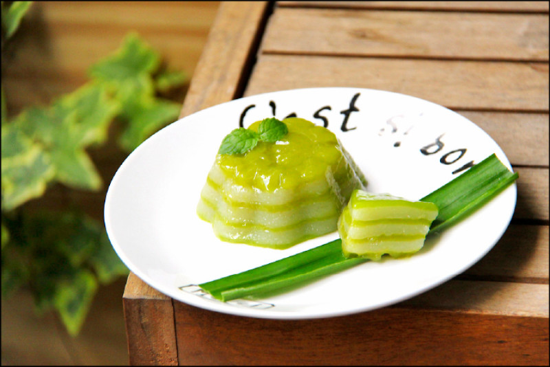 卡農恰，類似泰式娘惹糕。