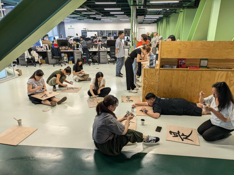 北藝中心共同協助製作《一路到底》（台灣特規版）道具。（北藝中心提供）