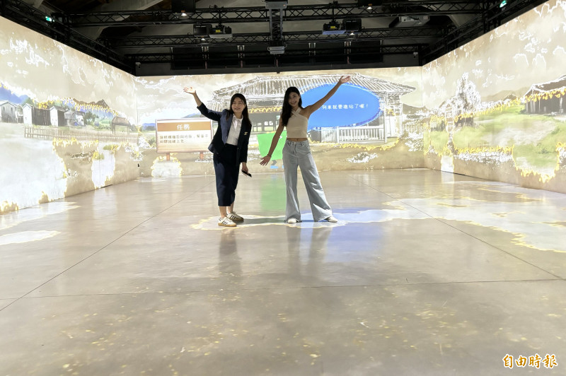 台南官田區隆田文化資產教育園區地景劇場升級成AI互動影音沉浸式劇場，片長約12分鐘，帶觀眾了解隆田文資園區昔日四鐵共構的歷史。（記者楊金城攝）