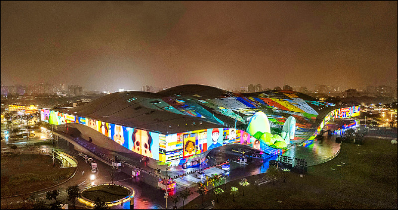 戶外光雕《武營晚點名》。