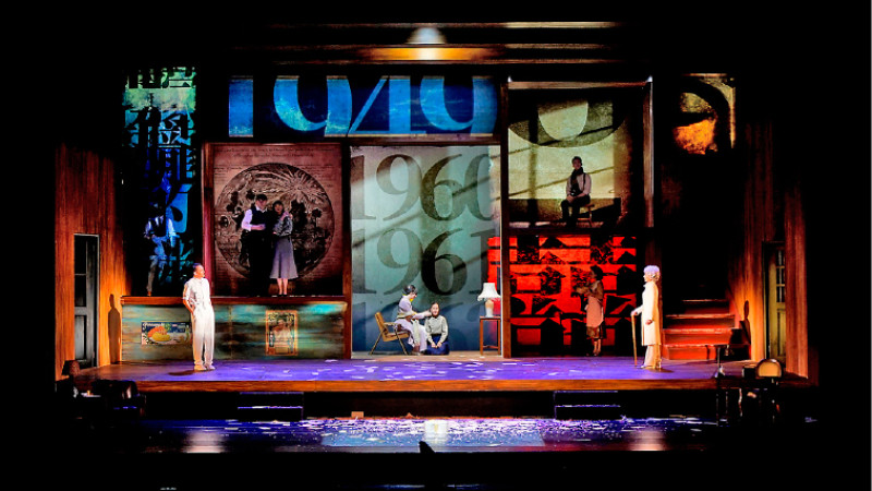 表演工作坊《江／雲．之／間》劇照。