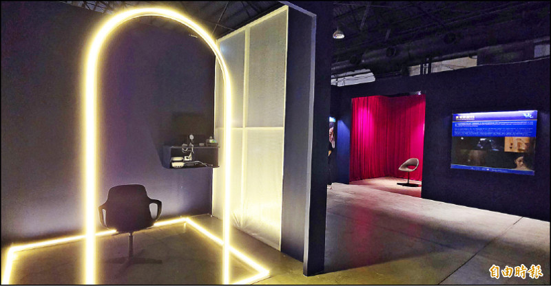 很多台灣原創作品雖然同時段只提供一個人體驗觀賞，但相當值得。（記者凌美雪攝）