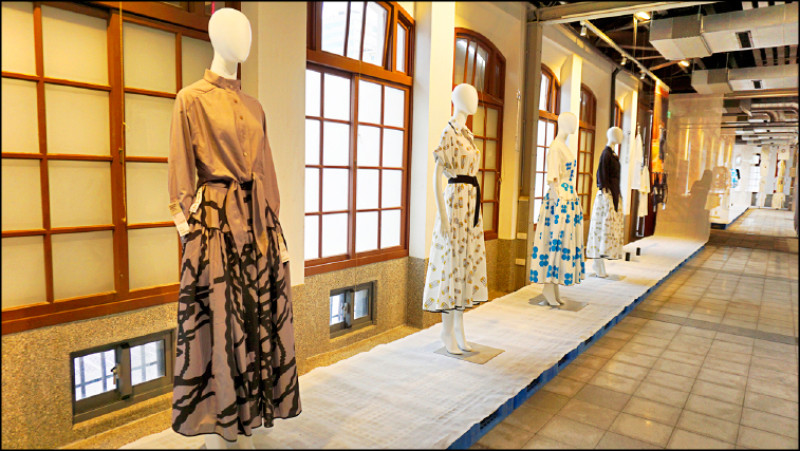 設計師將代表台南不同美食的獨特圖騰製成一系列服飾。