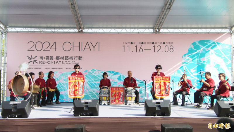 內田慶和軒的北管詩詞吟唱。（記者林宜樟攝）