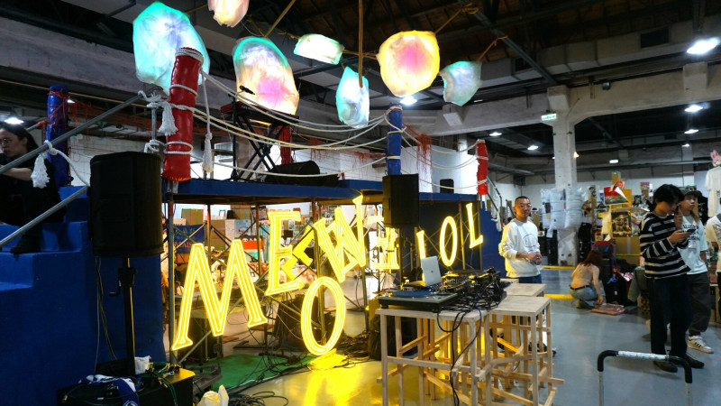 除了藝術創作之外，現場更有DJ串燒表演。（記者董柏廷攝）