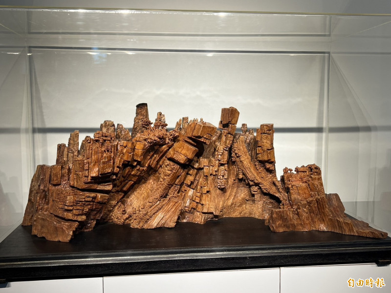 張敬藝術館鎮館之寶〈神遊黃山〉，館方斥資數百萬元向收藏家購回，首次公開展示。（記者黃淑莉攝）