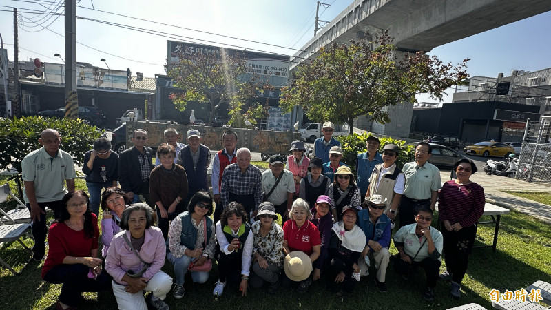 台南新市以6個台灣第一及6大文化層，創作雙面人文陶牆說。（記者劉婉君攝）