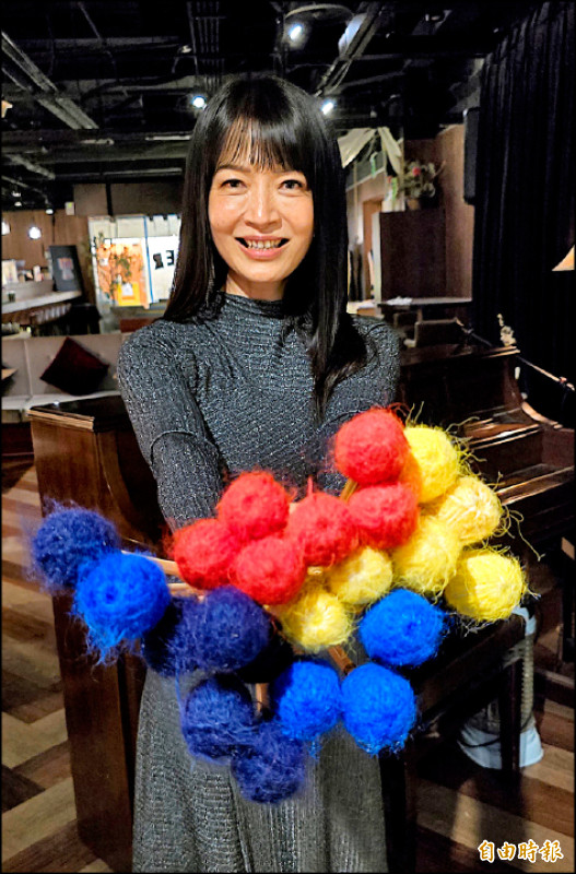 繽紛多彩的棒子，如同吳珮菁的打擊樂生涯，將生命的時時刻刻化為珍珠。（記者凌美雪攝）