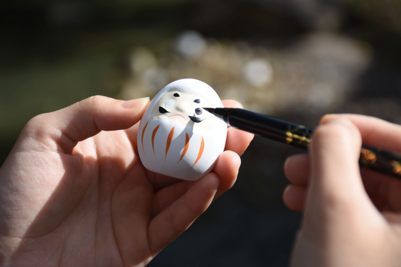 日勝生加賀屋跨年推出的納福達摩許願活動。（日勝生加賀屋提供）