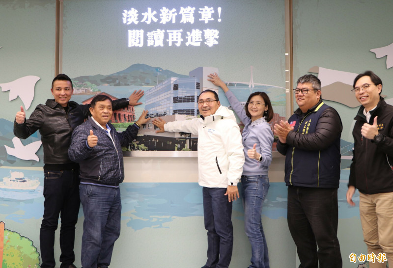 新北市立圖書館淡水分館改善室內裝潢後重新啟用，成為淡水民眾舒適、安全的閱讀好環境。（記者黃子暘攝）