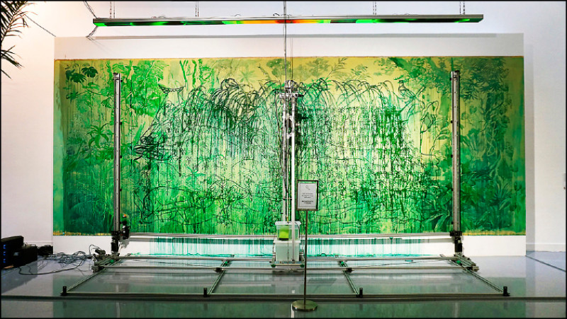 印尼藝術家巴格斯．潘德佳、日本藝術家今津景雙人組〈自然綠製造人工綠〉為兩人首次合作的作品。
