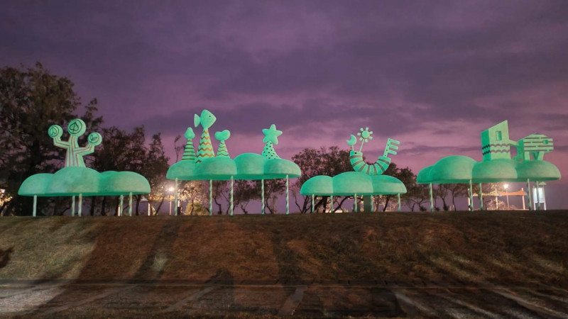 大鵬灣青洲灣「雲光島」亮相。（記者陳彥廷攝）