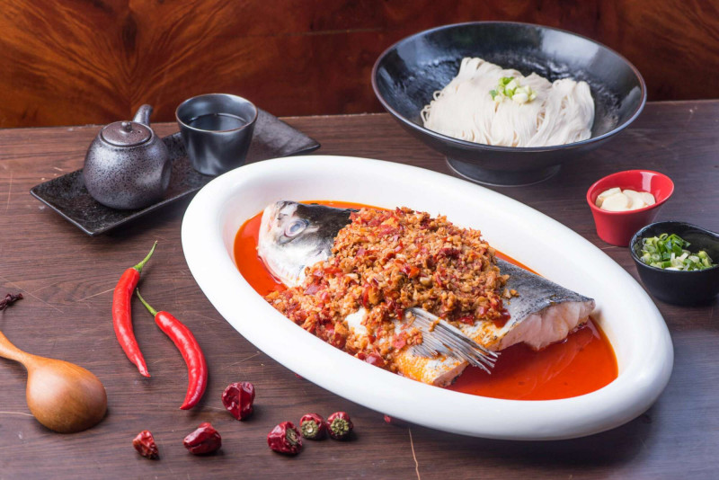 豪華大禮包內含5千元餐飲抵用金，可於飯店內3間餐廳盡情享用美味大餐。（大地酒店提供）