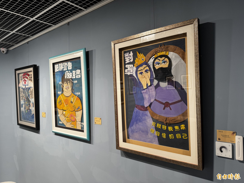 嘉義新港國中美術班畢業展的作品。（記者蔡宗勳攝）