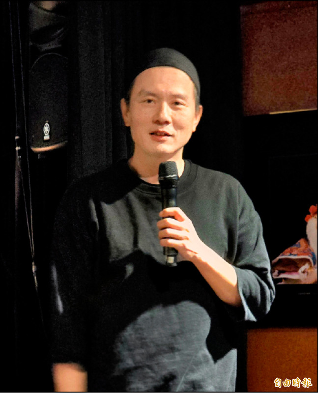 雲門舞集藝術總監鄭宗龍今年將專心創作新的作品《關不掉的耳朵》。（記者凌美雪攝）