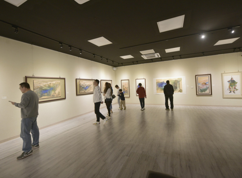 知名藝術家郭金保的個展，在歸仁文化中心精彩登場。（歸仁文化中心提供）