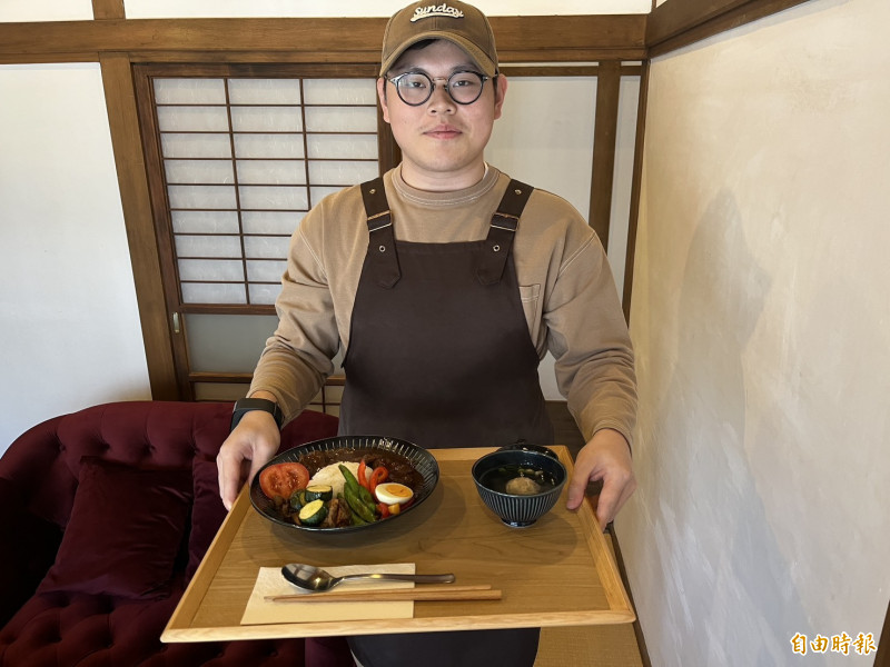 基隆要塞司令部官邸轉型為日式咖啡廳「官邸作客」，可以吃到日式料理，與建築文化結合。（記者盧賢秀攝）