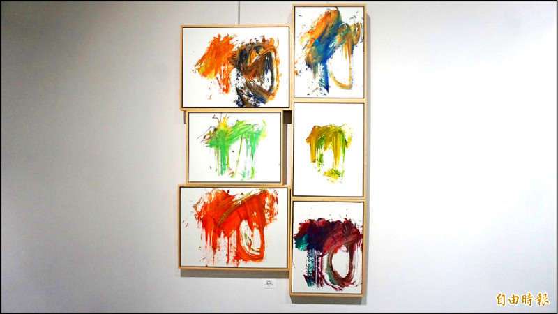 柯迺柏「竹」系列作品飽含色彩與激情，探索文字與情感、筆墨與色彩之間的當代表現。（記者董柏廷攝）