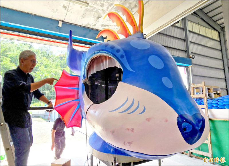 【藝術文化】前往紙風車道具工廠 直擊客家親子新劇《燈怪》的行動機密