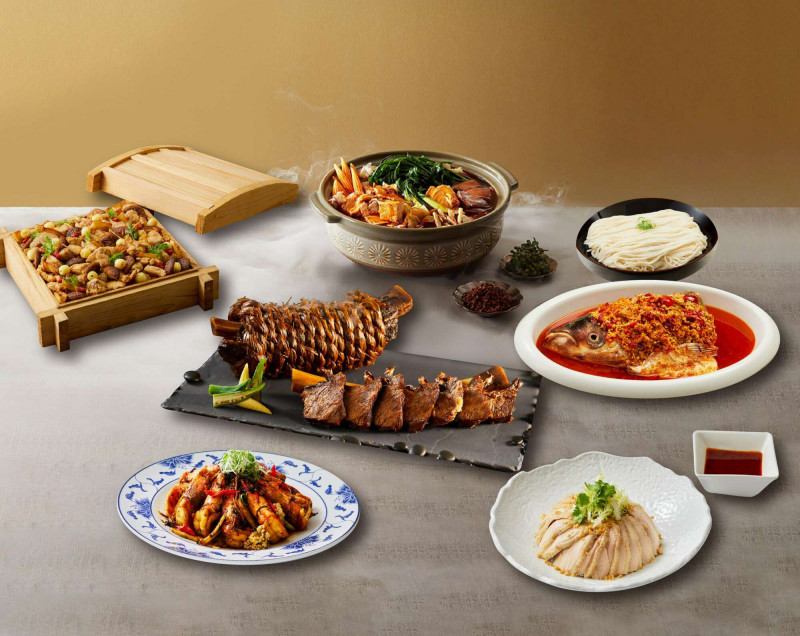 大地酒店「奇岩一號」推出母親節桌菜，有多種經典菜色。（大地酒店提供）