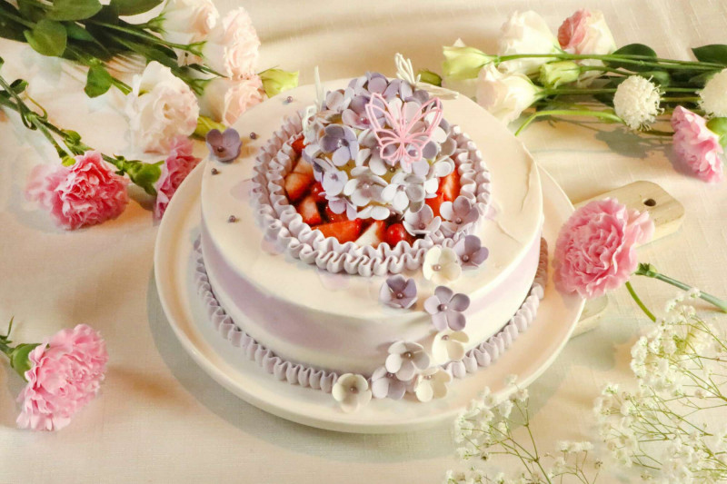 母親節創意蛋糕，6吋以上蛋糕附錄音功能，可錄下祝福話語，傳遞最動人的心意。（大地酒店提供）