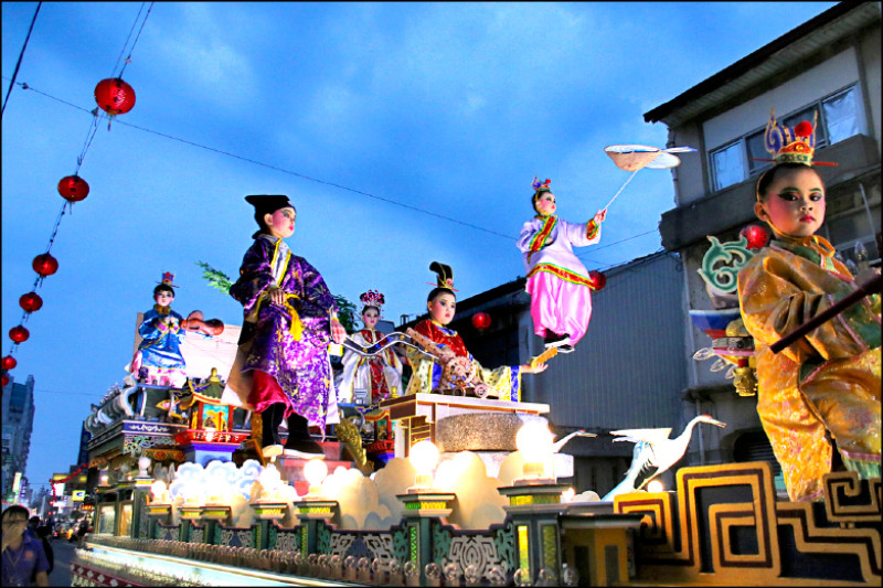 金國銓的藝閣作品《魯班傳略》。