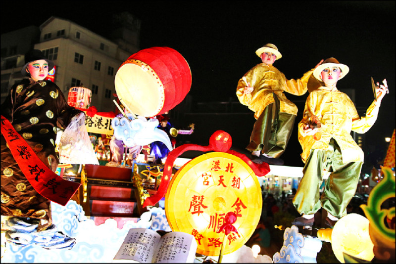 金國銓的藝閣作品《百載響金聲》。