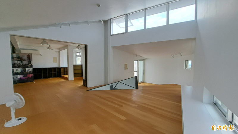 建和書屋2樓是孩子們的活動空間。（記者黃明堂攝）